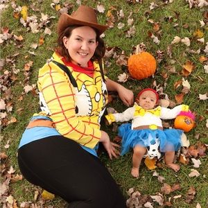 Woody shirt and cowboy hat